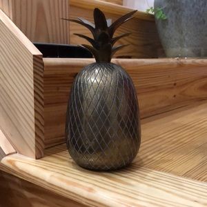 Vintage Solid Brass Pineapple. See measurements in photos